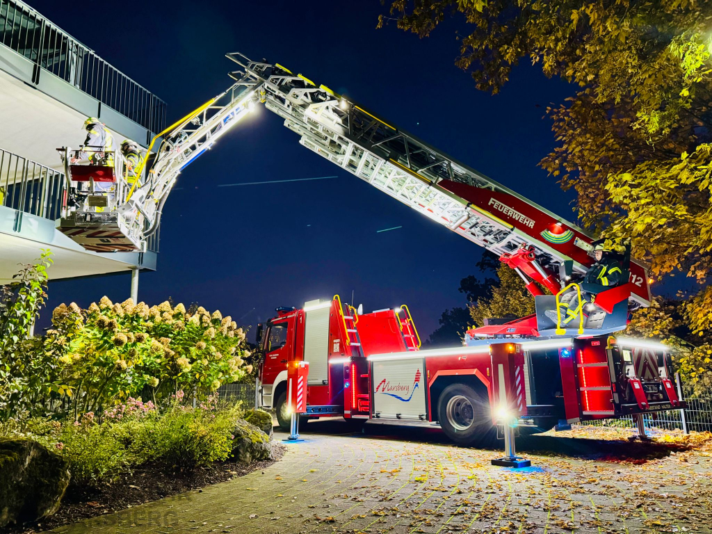 2025-11-03_lz_mab_dlk